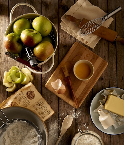 Идеје за јесењу фотографију за Инстаграм - распоред јабука у кухињи